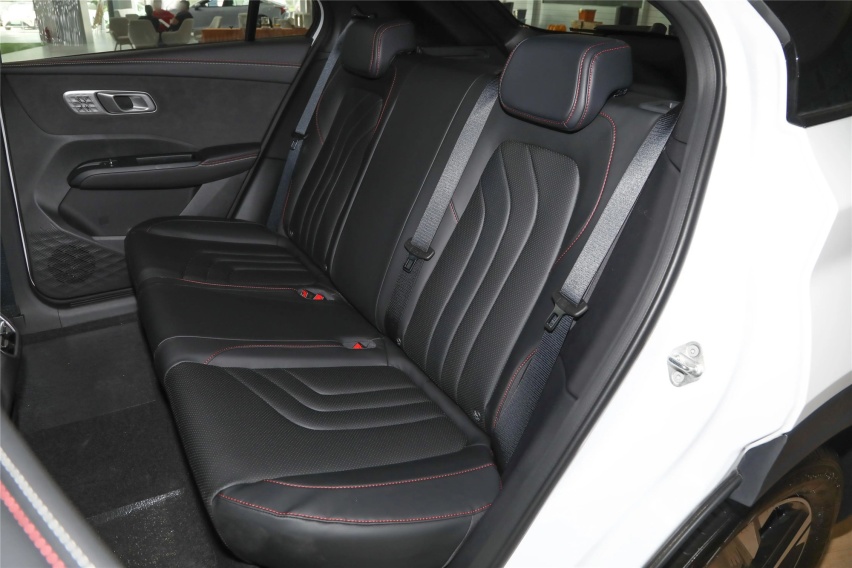 10万级纯电SUV，轴距2700mm，续航501km，哪吒X值得买吗？