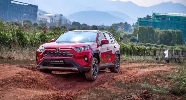 两种排量三种四驱系统，全新RAV4荣放要做专业SUV