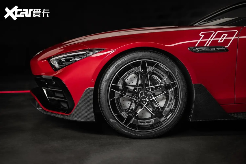 全新奔驰-AMG PureSpeed将Halo系统取代传统A柱