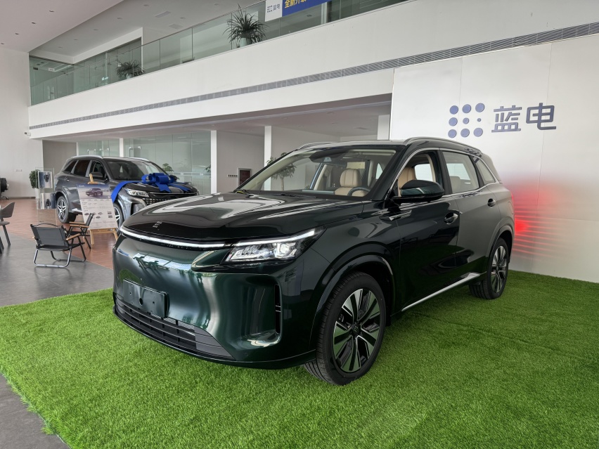 问界M7平替？蓝电E5 PLUS到店，配华为车机，续航1300km