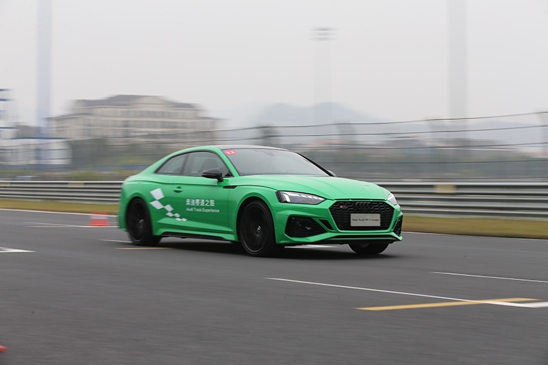 西装雅痞：赛道体验奥迪RS5，奥迪RS4