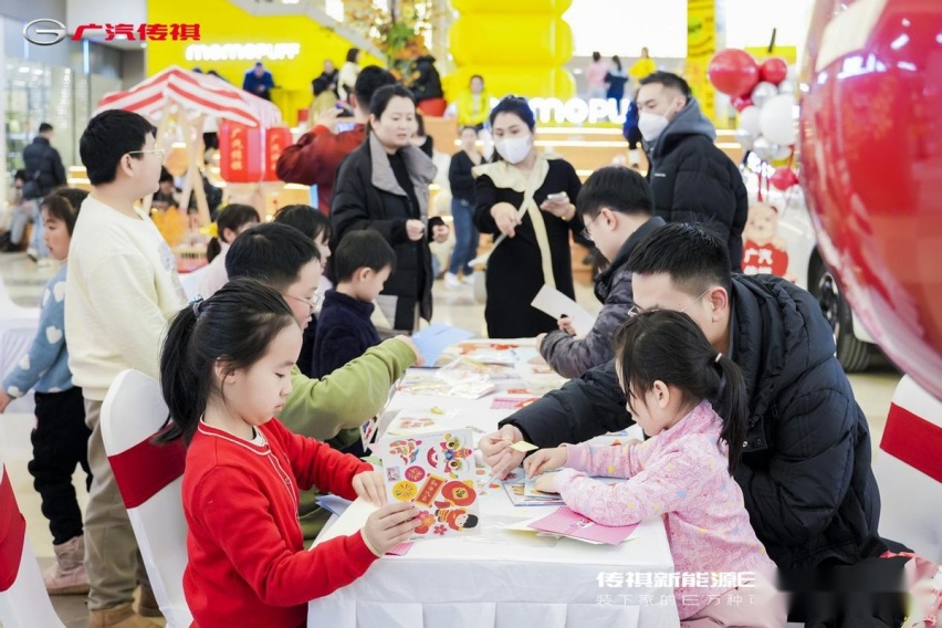 传祺新能源E8交付派对满爱春城 家用车就此进入MPV时代！