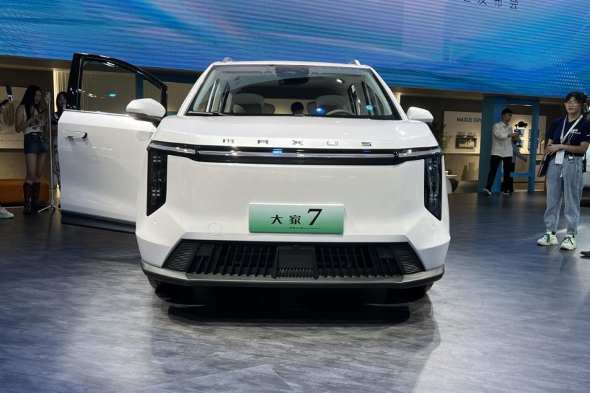 2023成都车展丨大家庭豪华电动MPV 大家7上市售25.98万元起