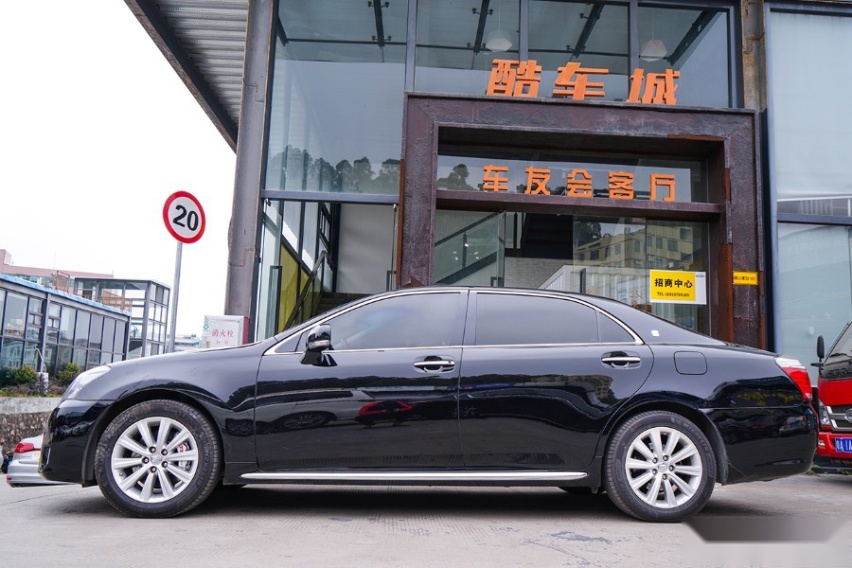 丰田皇冠改装TEI Racing P40NS大四活塞刹车卡钳