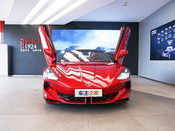 3.2s破百的电动敞篷车 MG Cyberster到店实拍