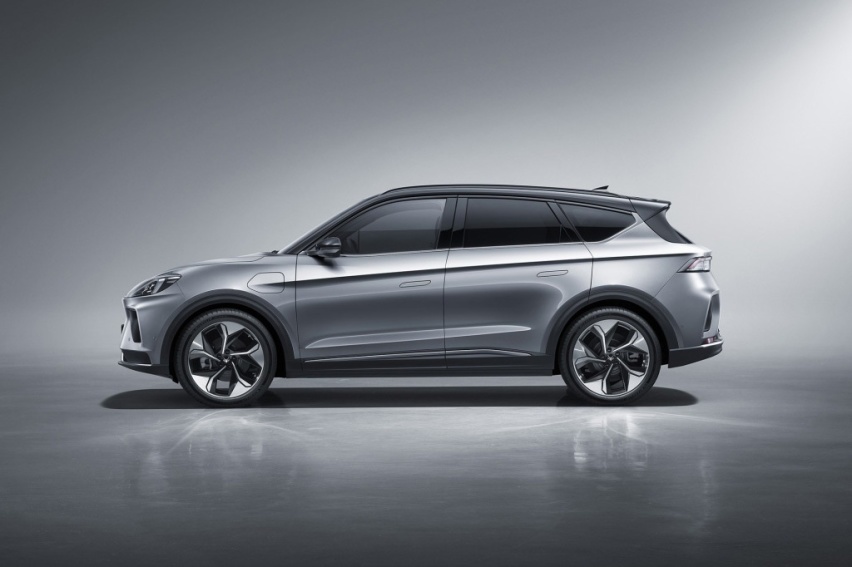 30万元以内买新能源中型SUV 选唐EV还是阿尔法T？