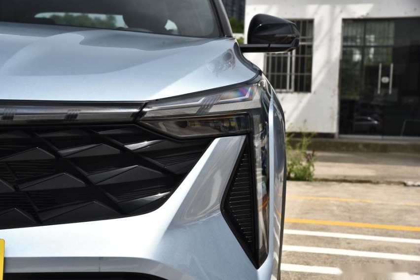 堪称10万级SUV“搅局者”！提速7.9秒+四排气管，不比哈弗H6香？