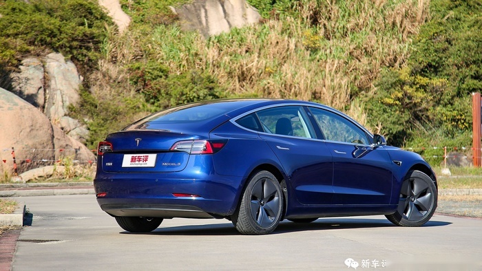 国产特斯拉Model 3首试：当硅谷基因遇上中国速度