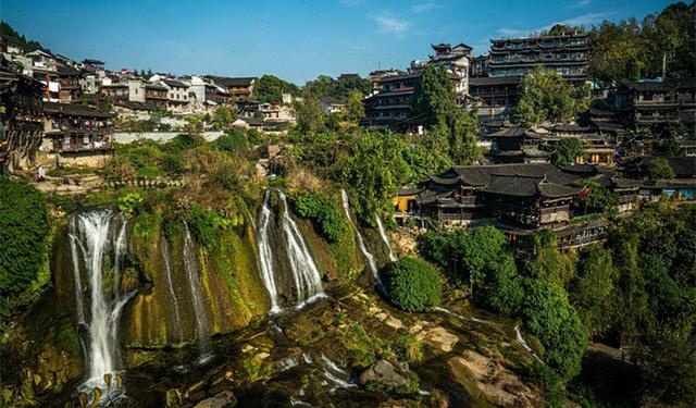 昂科旗：寻得世间芙蓉镇，犹思天下岳阳楼