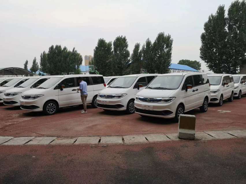 深圳电动商务车,帅客货运车,中型面包车,4.2米货车新能源