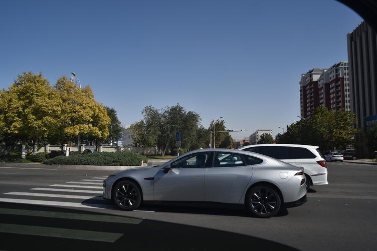 动力续航上能与特斯拉Model 3比肩的车型——小鹏P7