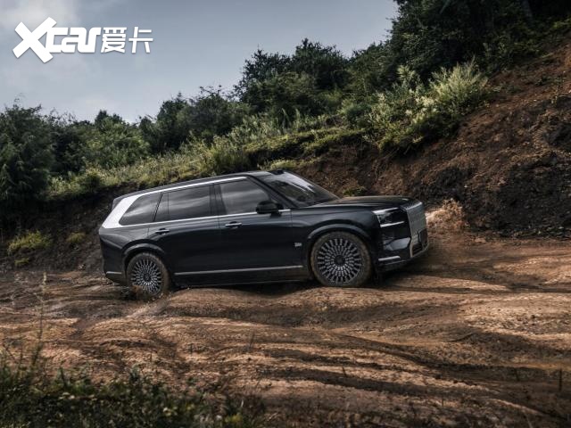 极氪9X上市45.59万元起：一台技术“饱和式攻击”的价值标杆