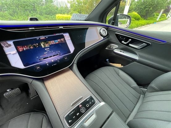 C:\Users\DELL\Pictures\EQE SUV\微信图片_202307302126181.jpg