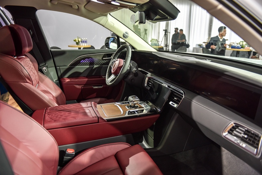 入门50.98万依旧有人觉得便宜的，也就只有这红旗全新SUV