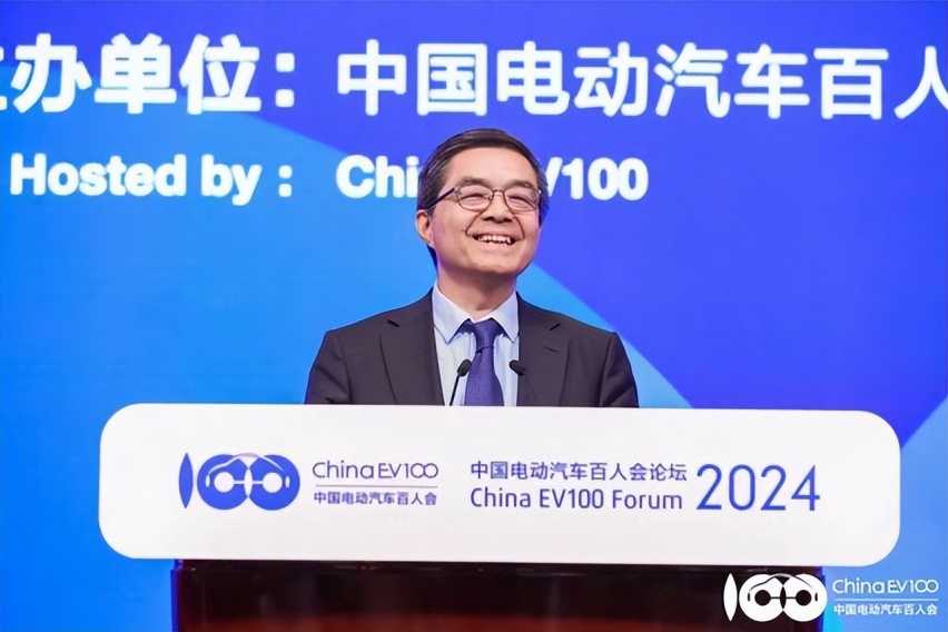 用油给电打补丁？折腾一番后奔驰放弃增程式，国内还能火多久？