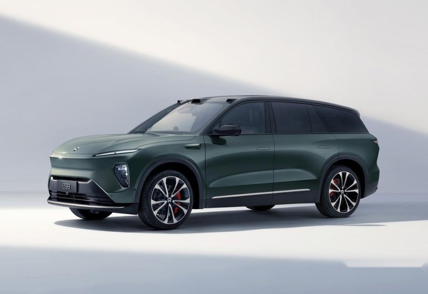 30万以上的大空间新能源SUV 蔚来ES8和极石01怎么选？