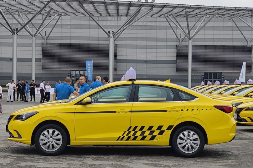 逸动EV460换电版上市交付暨换电网络发布