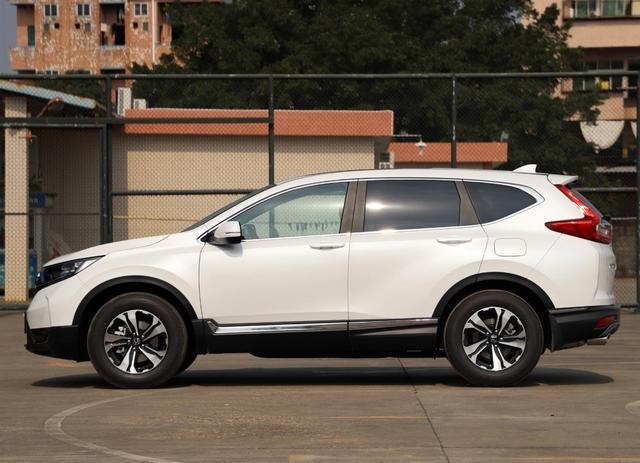 三款主流SUV间的竞争，CRV、RAV4、奇骏，买谁更省心？