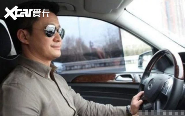 明星到底多有钱，看看他们的座驾就知道了，一个比一个贵