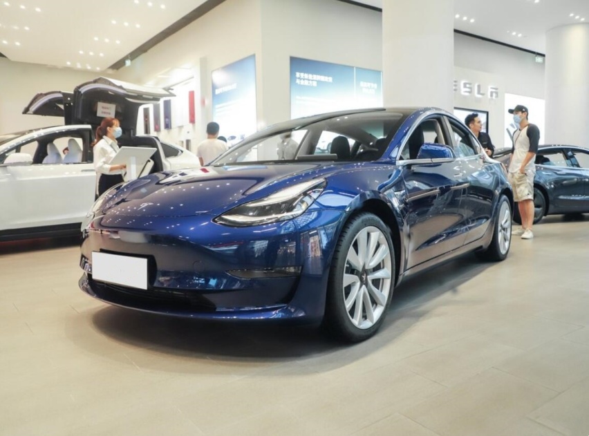 特斯拉Model 3：续航增加，官降3.4万，现已跌破25万