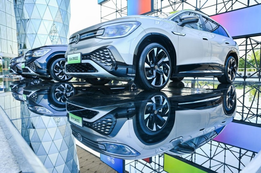 一汽-大众ID.6 CROZZ与特斯拉Model Y 谁更适合咱们
