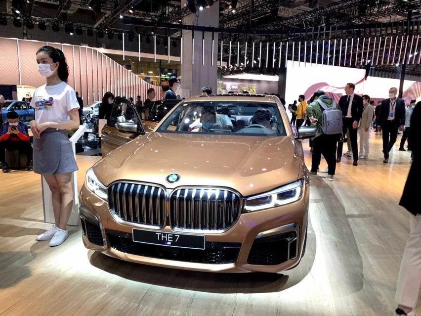 与劳斯莱斯同源的宝马7系有何过人之处？实拍解析M760Li