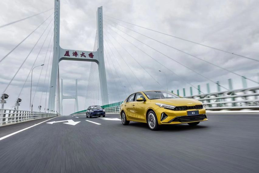 变身小K5，欲当小钢炮    驾驶2023款起亚K3 1.5L