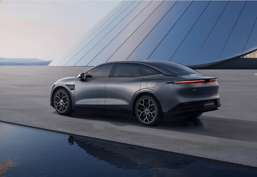 比Model 3便宜3.6万！续航870公里零百3秒不到 这极氪新车能
