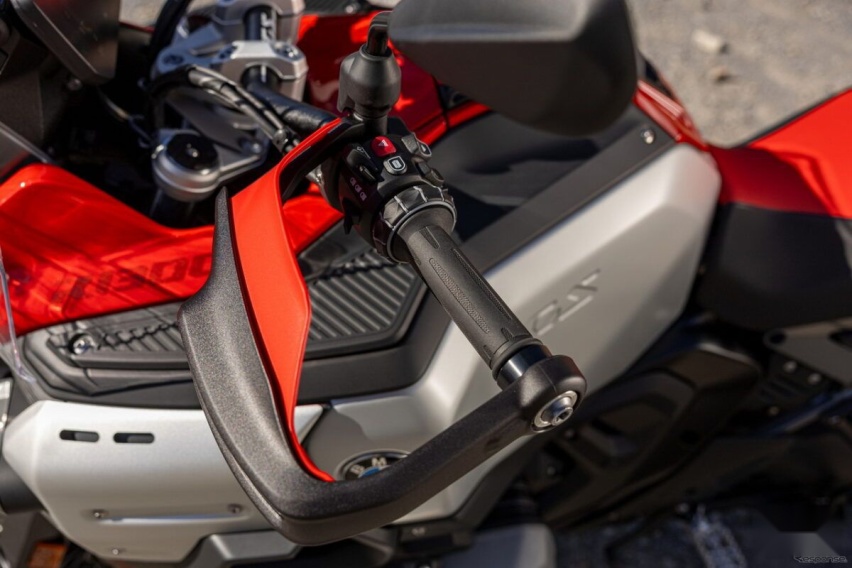 宝马推出次世代冒险车款R1300GS ADV搭载自动变速箱