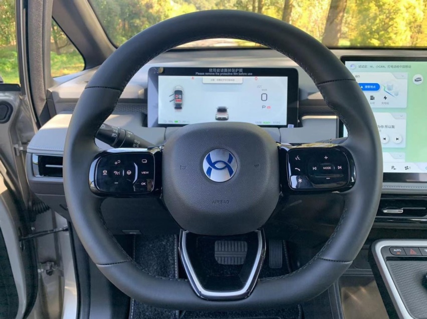 一台专为Z世代打造的优秀纯电车，应该具备哪些属性？