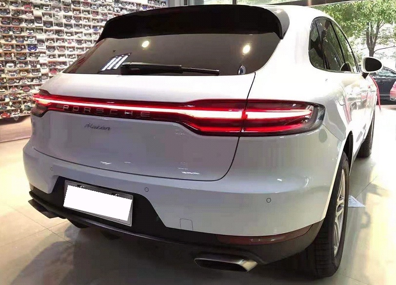 体验2.0T丐版保时捷Macan，高颜值空间小，老款还加价？