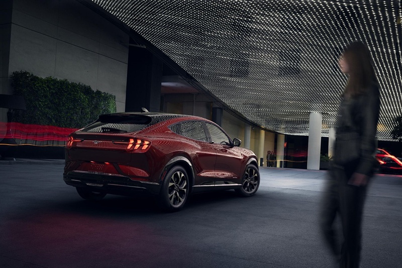 福特Mustang Mach-E能杠过Model Y吗？