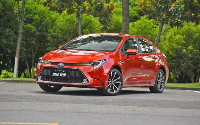 骨子里是同一台车，外观更帅、性价比更高，为啥它卖不过卡罗拉？
