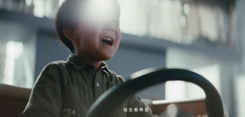 只谈“手”的比亚迪龙年宣传片，你看懂了吗？