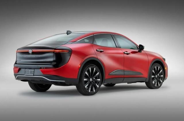 全新一代丰田皇冠，造型结合轿车与SUV，四种跨界车身形式