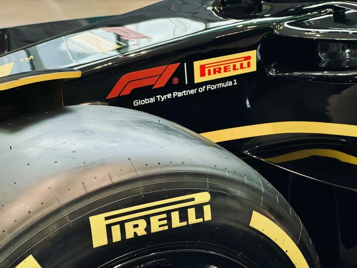 F1赛车的轮胎有啥不一样？