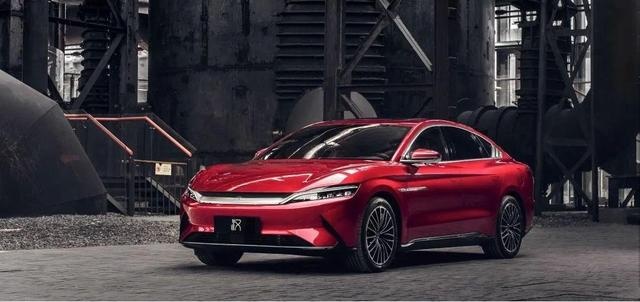 纯电动热门车型大对比 特斯拉Model 3 VS 小鹏P7