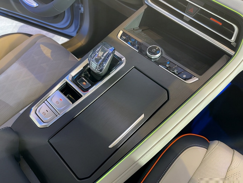 自主品牌混动系统力作，玛奇朵DHT-PHEV，绿牌、免税的优质选择！