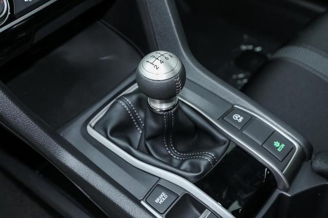 20万元以内的运动轿车，思域两厢值得买？