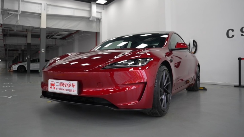 多处改动都在哪？静态品鉴Model 3高性能版，想试驾的心蠢蠢欲动