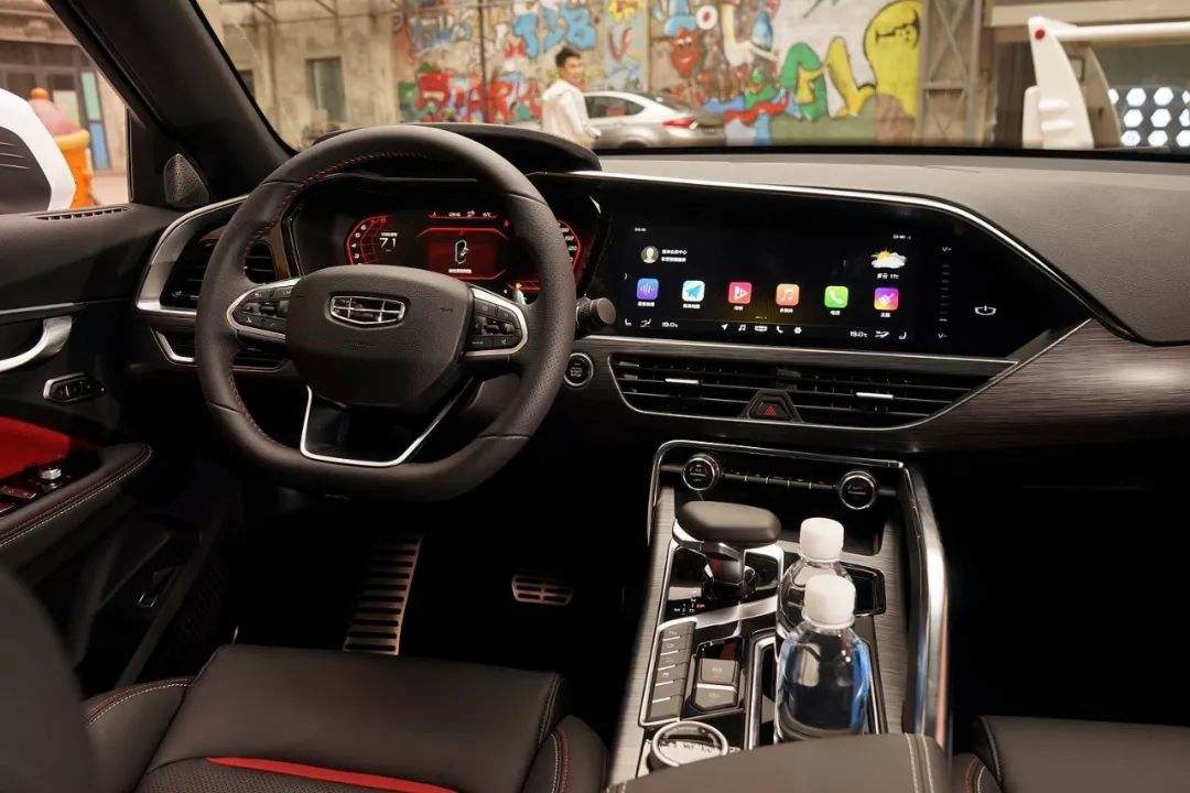 15万买紧凑型运动SUV，名爵HS和吉利星越怎么选？