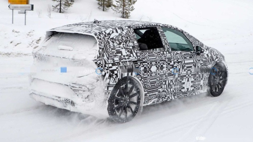 cupra-el-born-new-spy-photo-rear-three-quarters.jpg