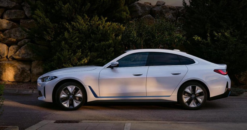2023款宝马i4 eDrive35，宝马入门电动轿跑，罕见的励磁同步