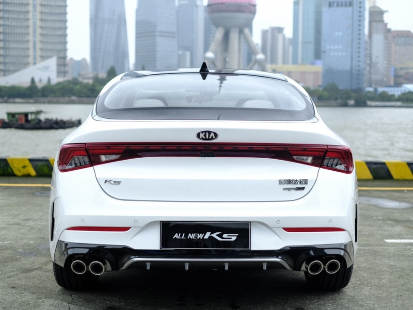 包牌价16.18万起的中型车 教授后悔买车买早了