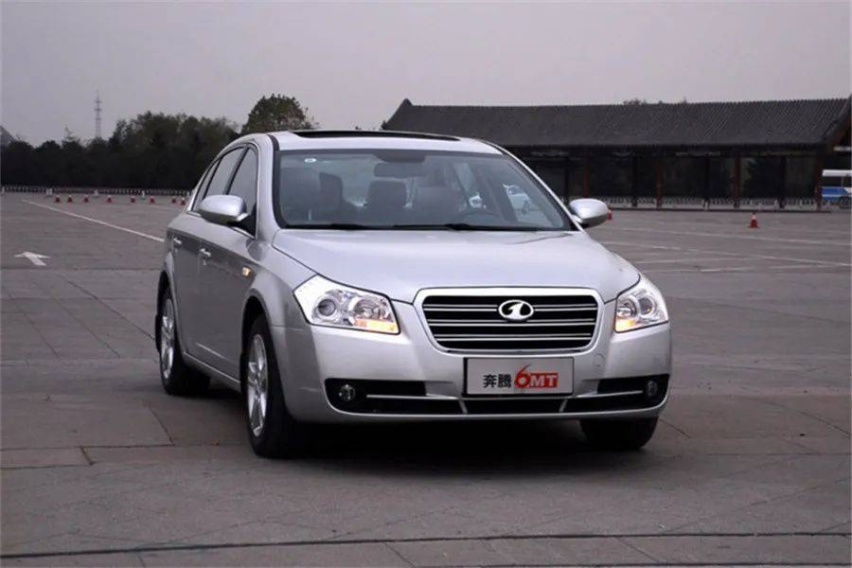大学毕业买什么车？奔腾B70S不容错过，不到13万就有2.0T