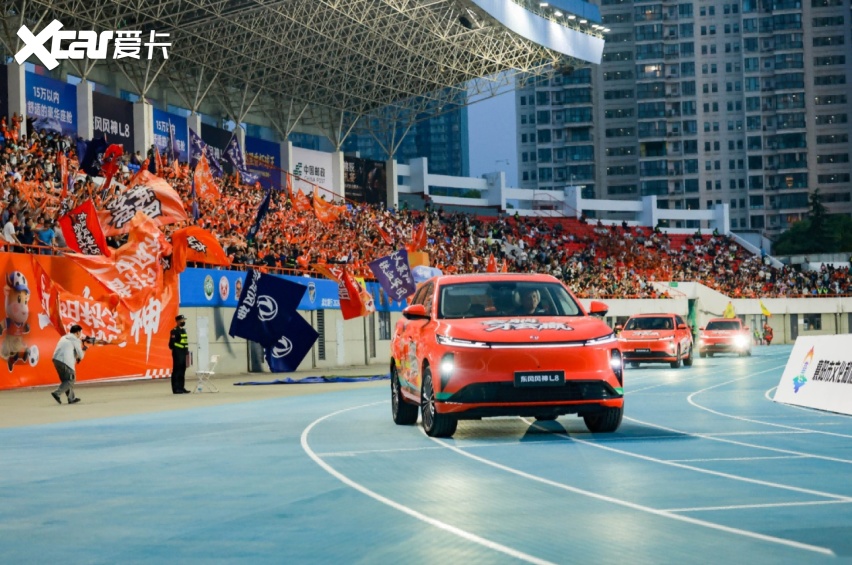 【乐阳频道】一双战靴双向奔赴！东风风神为楚超襄阳队全员换战靴