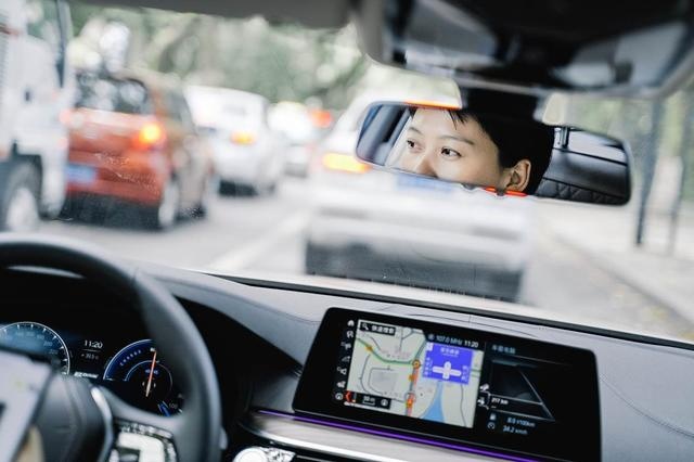 未察觉的心动 BMW 530Le与美女设计师的人生另一面