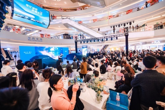 比亚迪海洋网荣耀版六车震撼上市，增配降价掀起“电比油低”浪潮