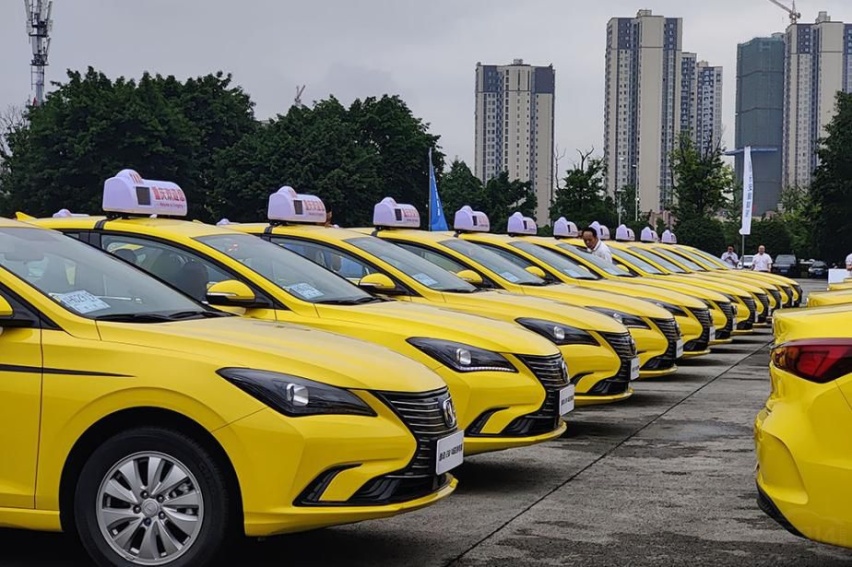 逸动EV460换电版上市交付暨换电网络发布
