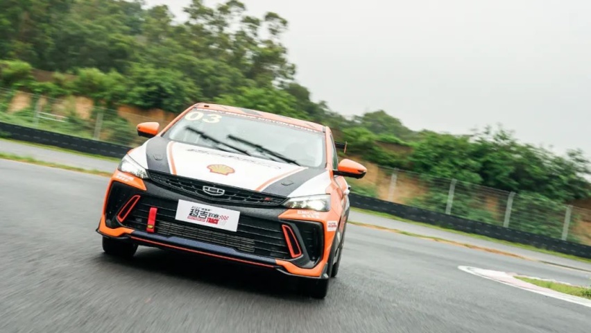 把10万块的吉利缤瑞改成赛车，开着有多爽？